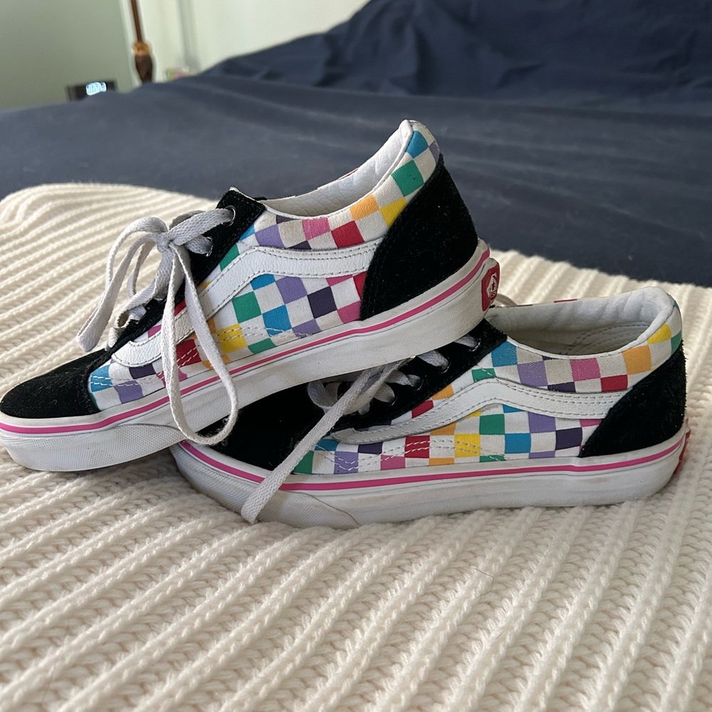 Vans “Old Skool” Checkered Rainbow Sneakers